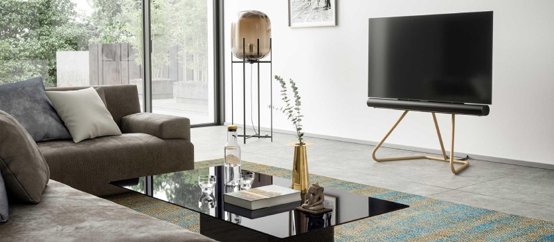 Holen Sie mit einem Soundbar-Ständer von Vebos das Beste aus Ihrer Soundbar heraus. Ein Design-TV-Ständer mit Soundbar als zentralem Element in einem modernen Interieur.